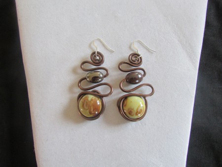 boucles d'oreilles marron